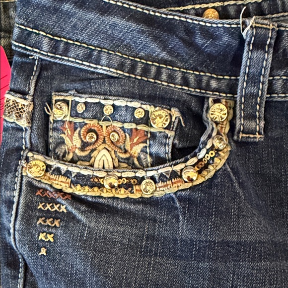 Elegant Embroidered Boot Cut Jeans - Picture 4 of 5